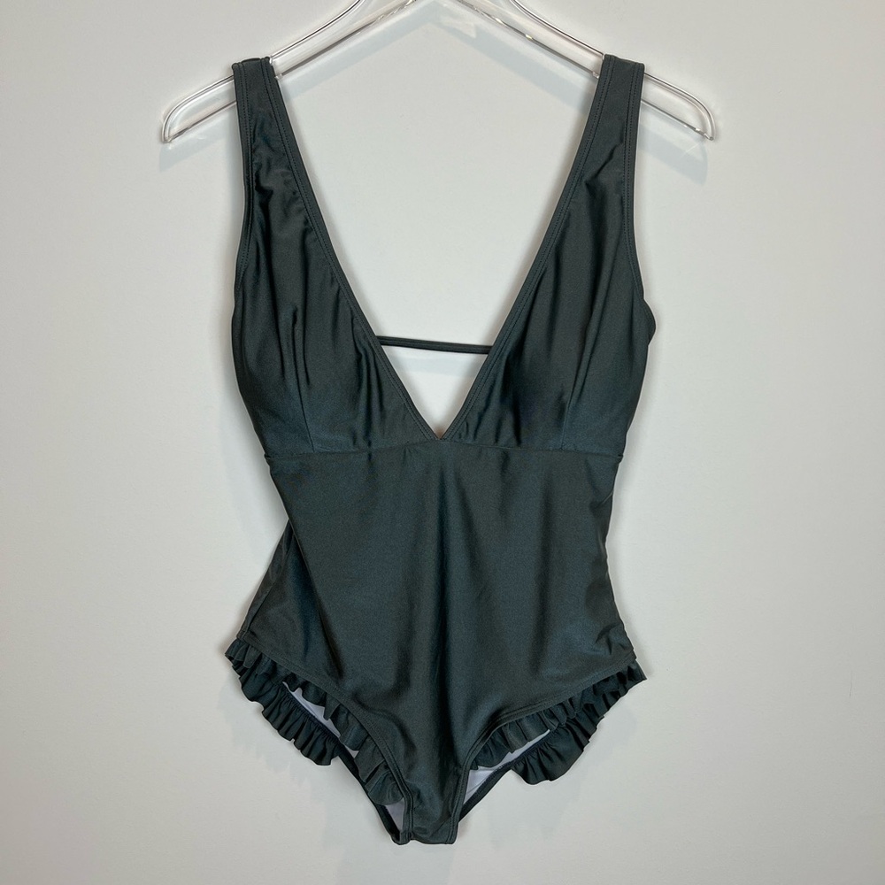 Cupshe Women’s Plunging  Neckline One Piece  Ruffle legs Steel Gray/Silver Sz M